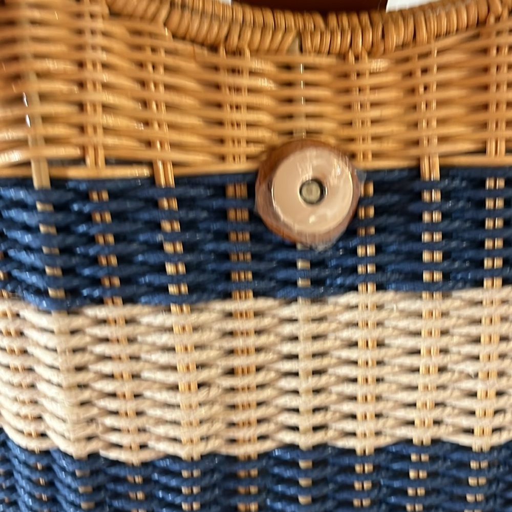 NWT J.McLaughlin Victoria Tote - Picture 4 of 8